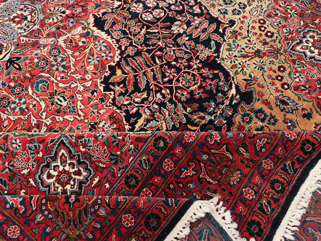 Antique Persian Sarouk Carpet, No.18387 - Galerie Shabab