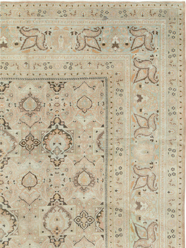 Antique Persian Dorokhsh Carpet, No.18392 - Galerie Shabab