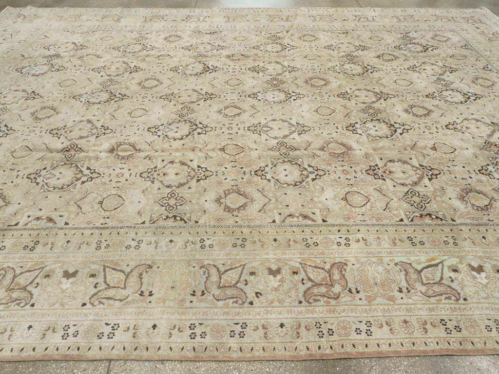 Antique Persian Dorokhsh Carpet, No.18392 - Galerie Shabab