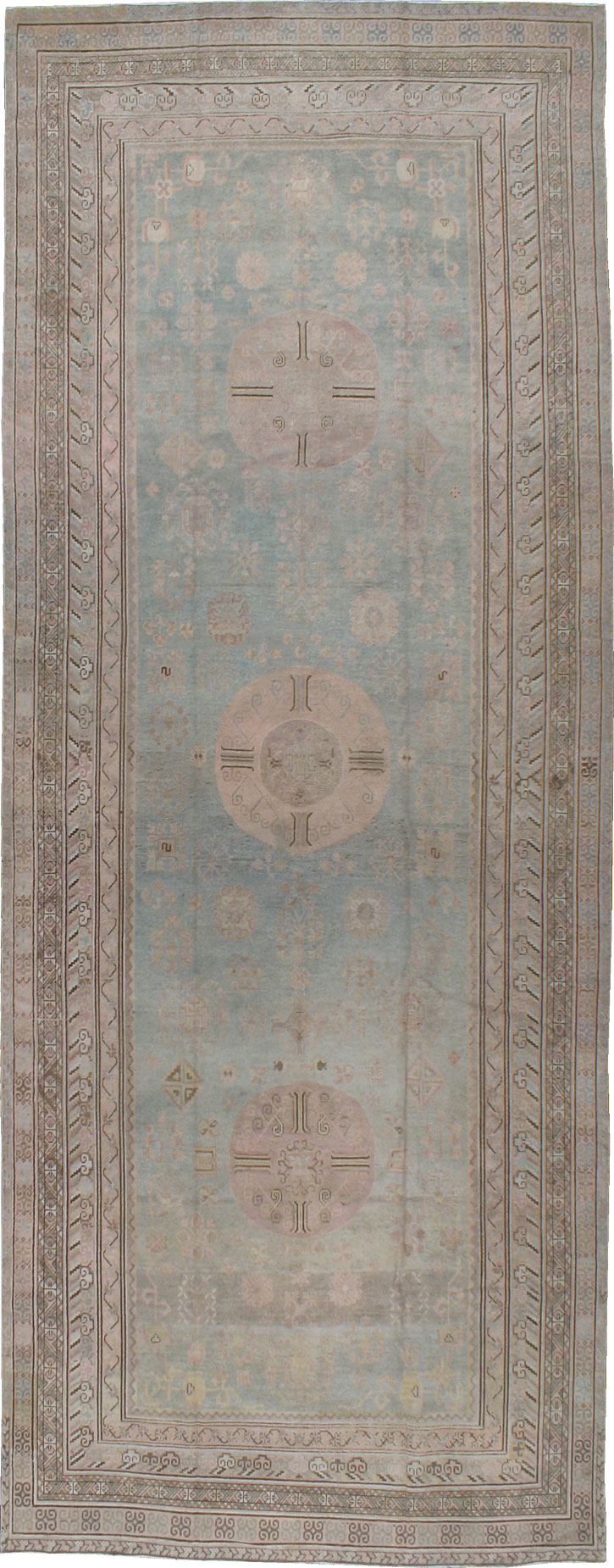 Antique Khotan Gallery Carpet, No.18400 - Galerie Shabab
