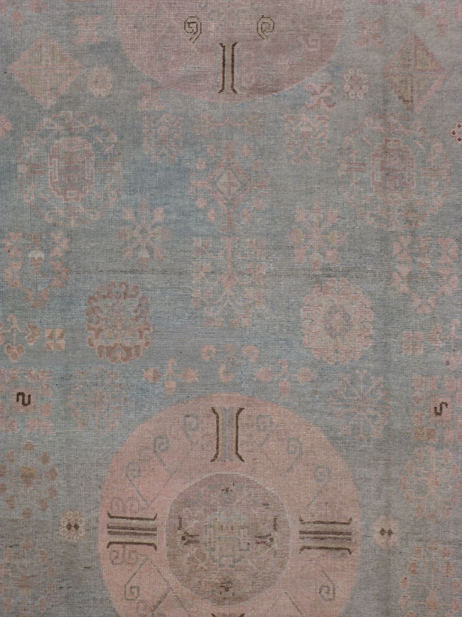 Antique Khotan Gallery Carpet, No.18400 - Galerie Shabab