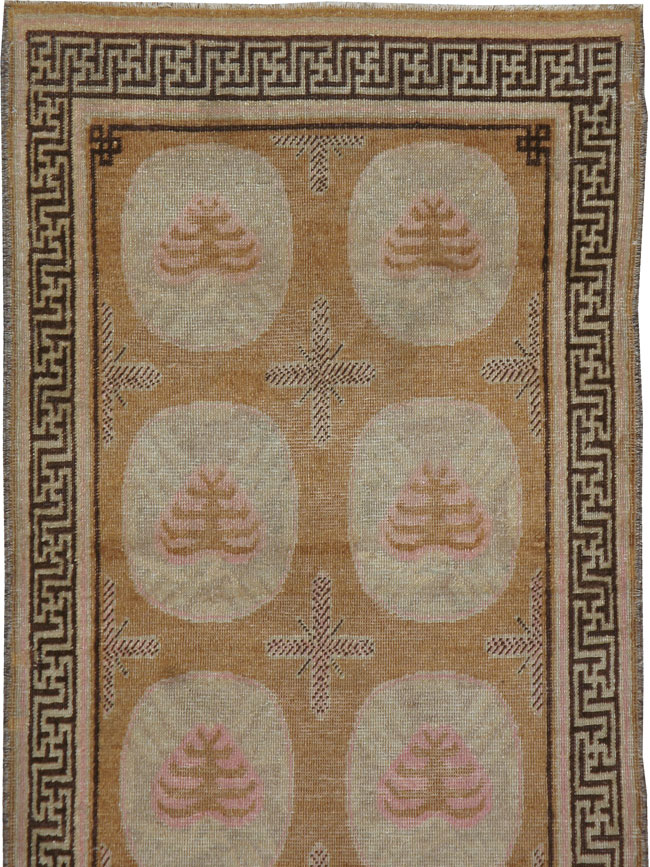 Antique Khotan Runner, No.18405 - Galerie Shabab