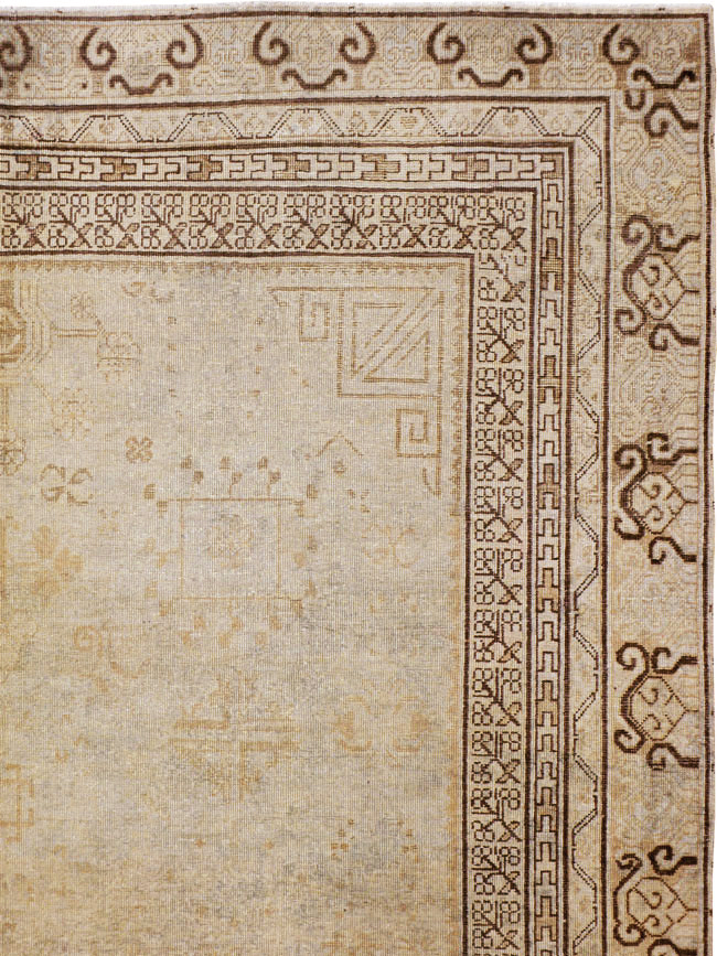 Vintage East Turkestan Khotan Carpet, No.18411 - Galerie Shabab
