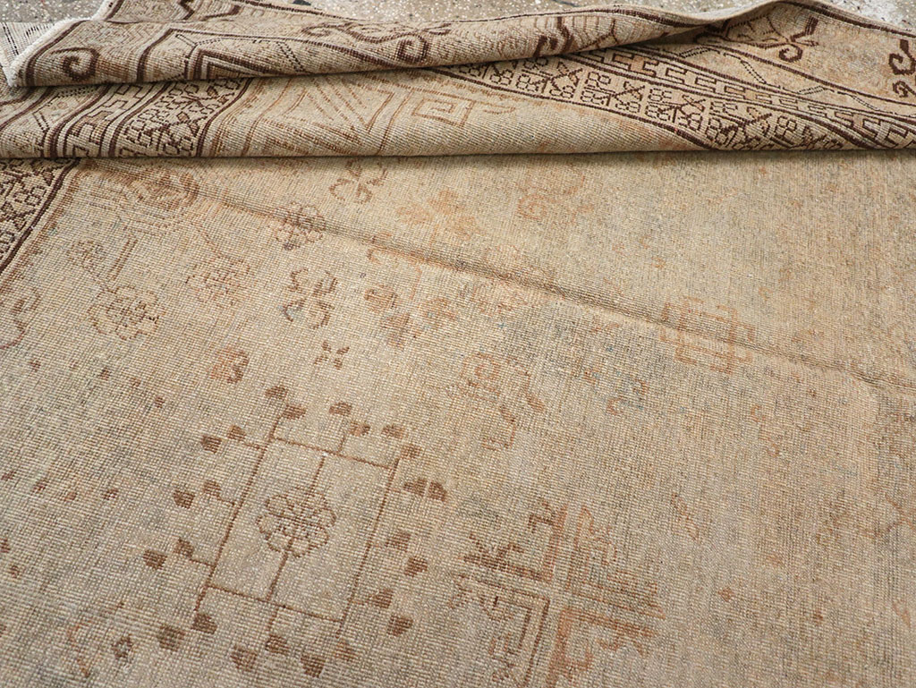 Vintage East Turkestan Khotan Carpet, No.18411 - Galerie Shabab