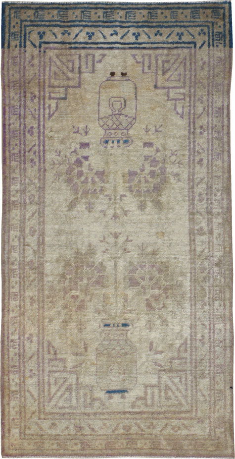Antique Khotan Rug, No.18415 - Galerie Shabab