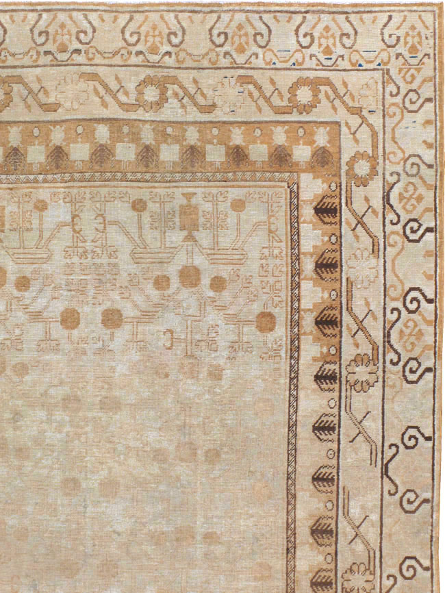 Vintage East Turkestan Khotan Carpet, No.18418 - Galerie Shabab