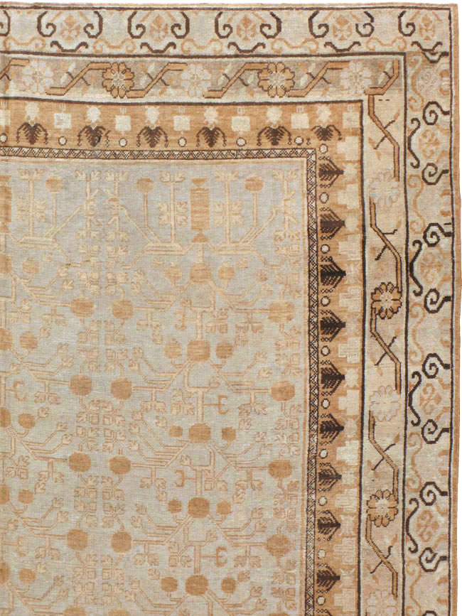 Vintage East Turkestan Khotan Carpet, No.18418 - Galerie Shabab