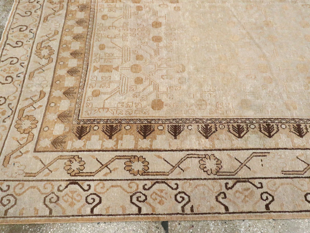 Vintage East Turkestan Khotan Carpet, No.18418 - Galerie Shabab