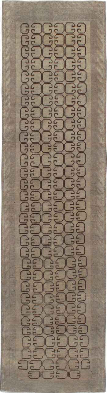 Antique Khotan Runner, No.18423 - Galerie Shabab
