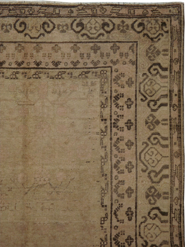 Vintage East Turkestan Khotan Square Carpet, No.18425 - Galerie Shabab