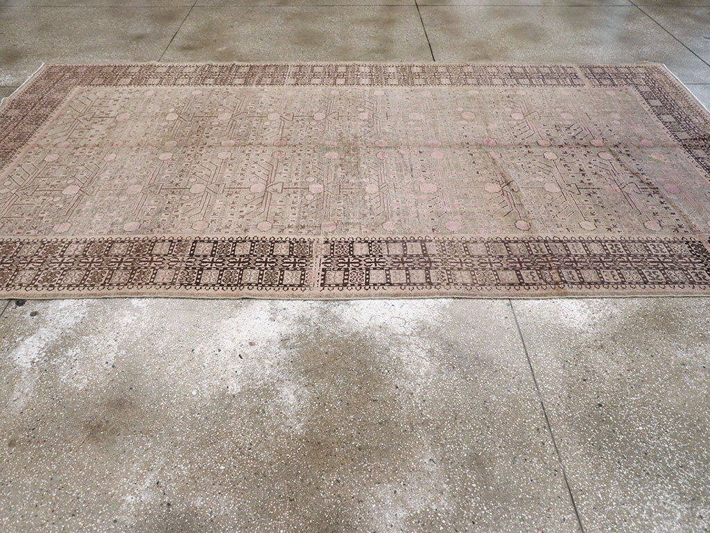 Vintage East Turkestan Khotan Carpet, No.18426 - Galerie Shabab