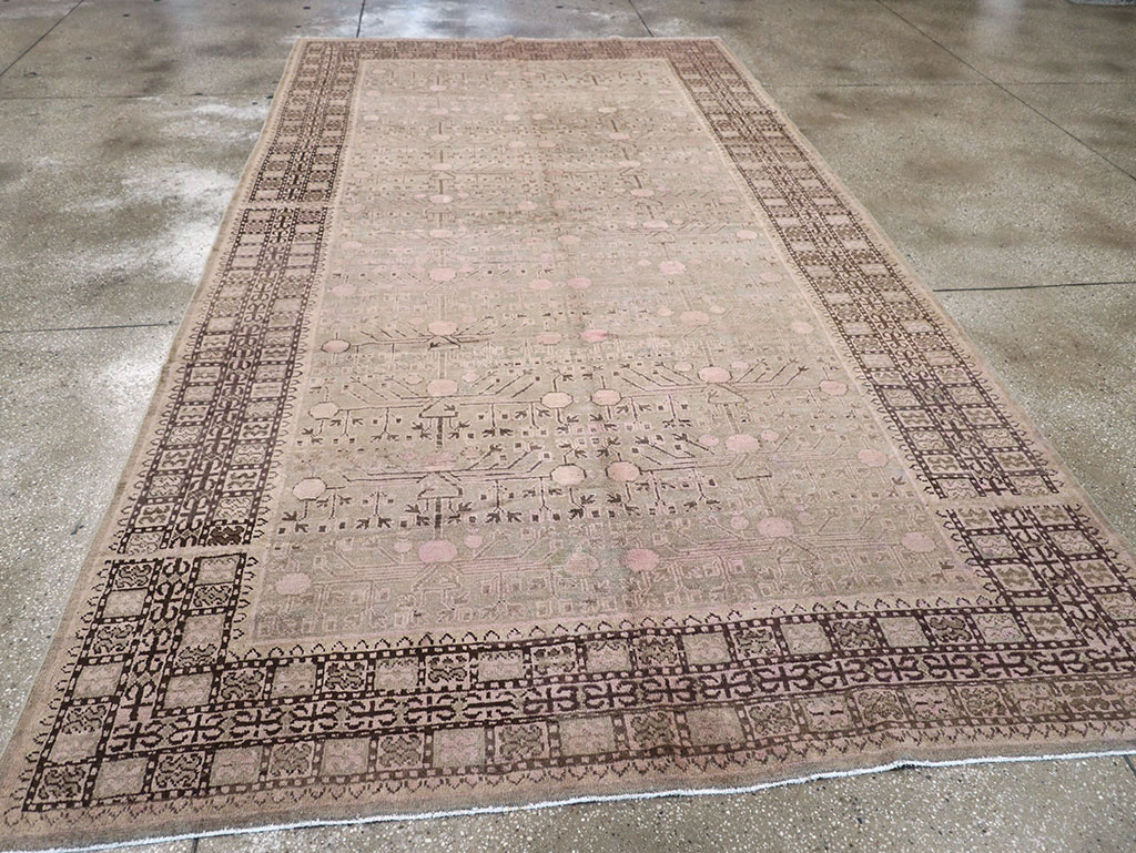 Vintage East Turkestan Khotan Carpet, No.18426 - Galerie Shabab