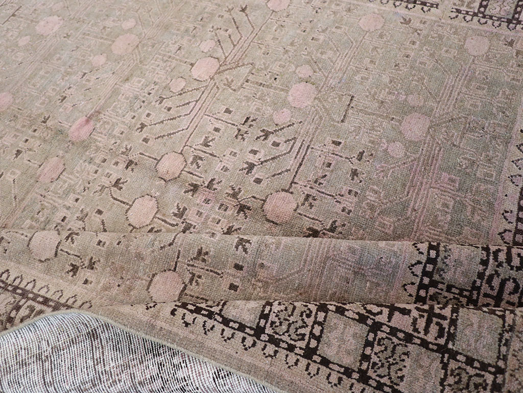 Vintage East Turkestan Khotan Carpet, No.18426 - Galerie Shabab