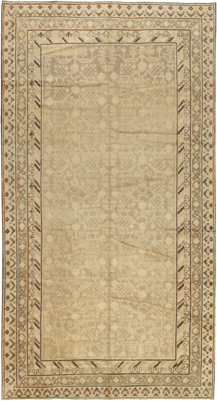 Vintage East Turkestan Khotan Carpet, No.18439 - Galerie Shabab