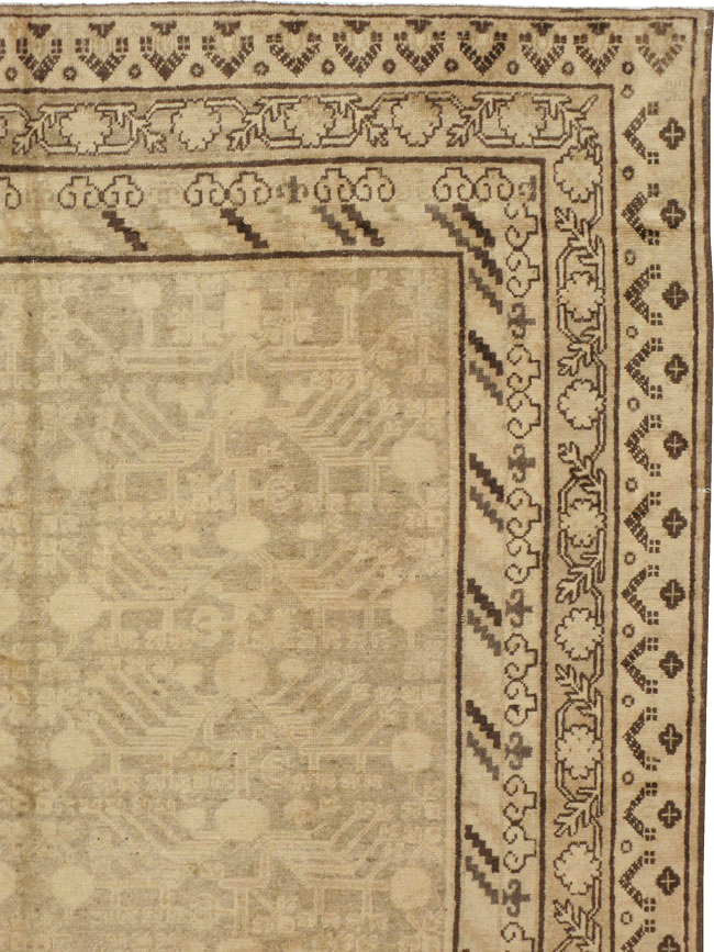 Vintage East Turkestan Khotan Carpet, No.18439 - Galerie Shabab