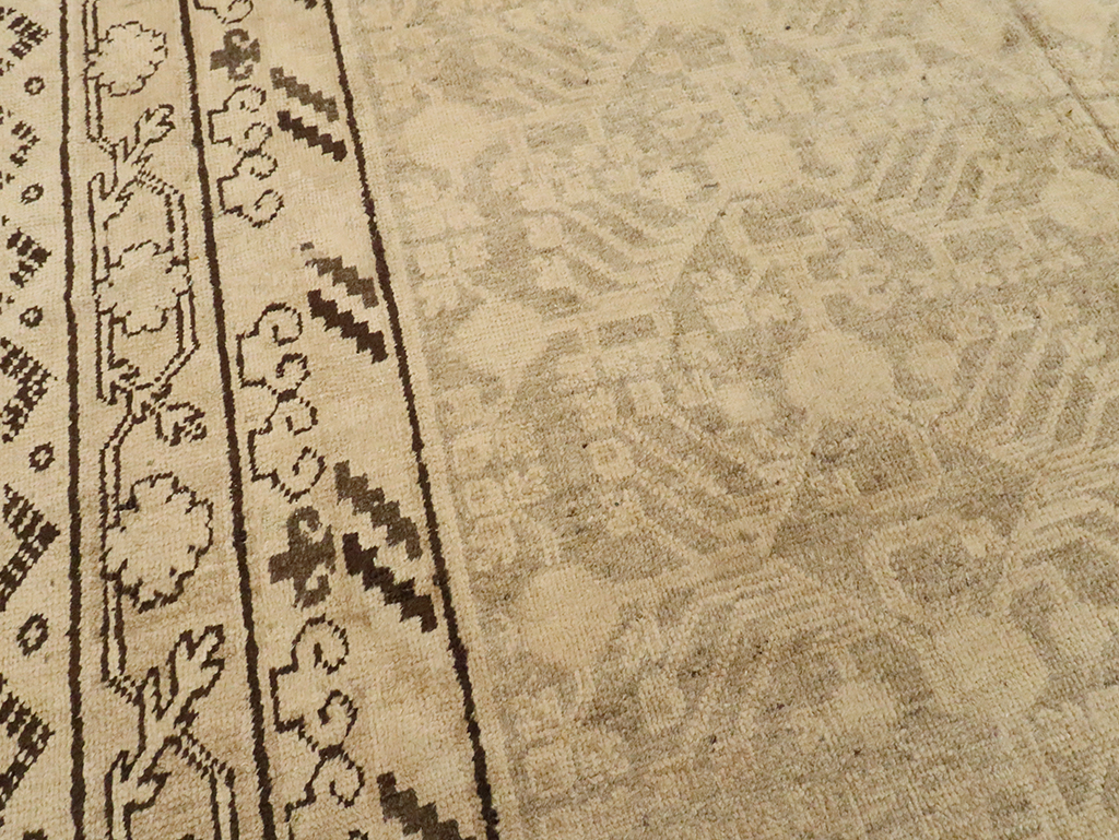 Vintage East Turkestan Khotan Carpet, No.18439 - Galerie Shabab