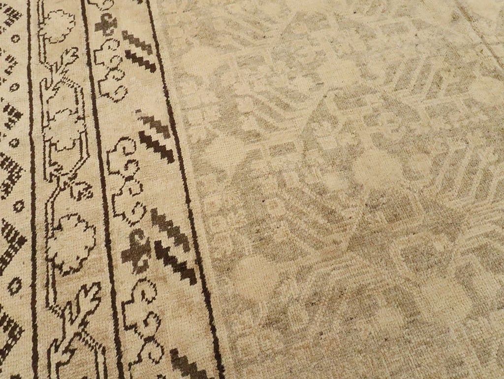 Vintage East Turkestan Khotan Carpet, No.18439 - Galerie Shabab