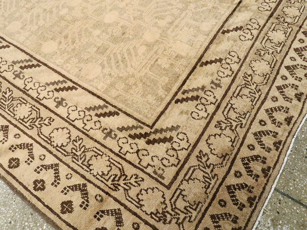 Vintage East Turkestan Khotan Carpet, No.18439 - Galerie Shabab