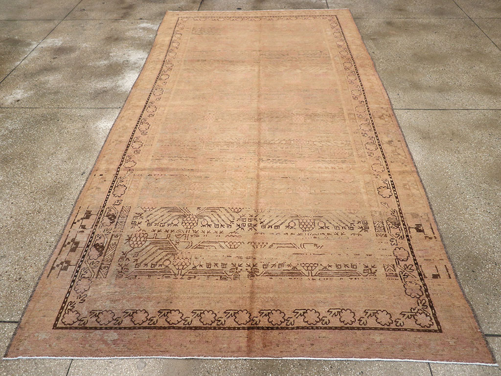 Vintage East Turkestan Khotan Carpet, No.18440 - Galerie Shabab
