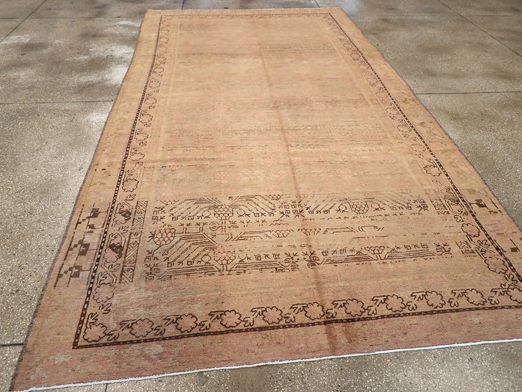 Vintage East Turkestan Khotan Carpet, No.18440 - Galerie Shabab