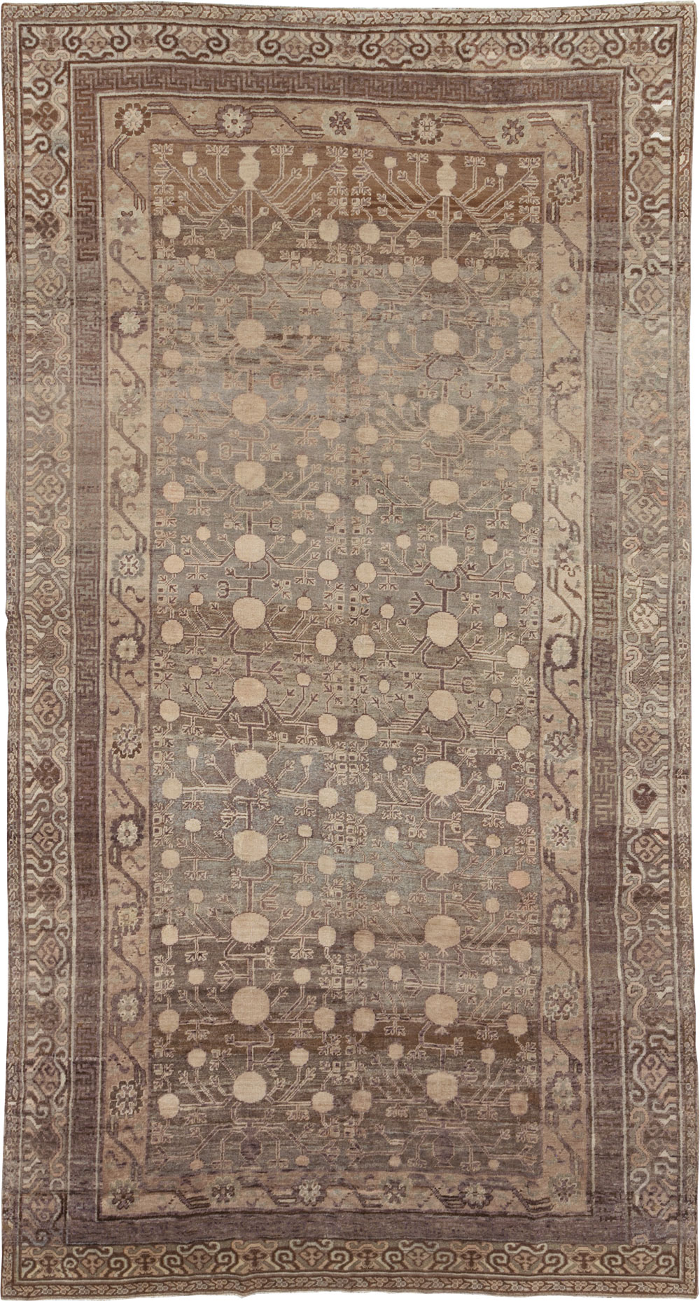 Vintage East Turkestan Khotan Carpet, No.18441 - Galerie Shabab