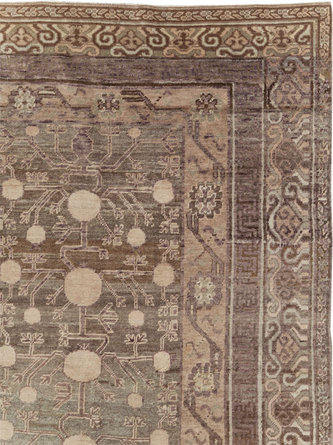 Vintage East Turkestan Khotan Carpet, No.18441 - Galerie Shabab