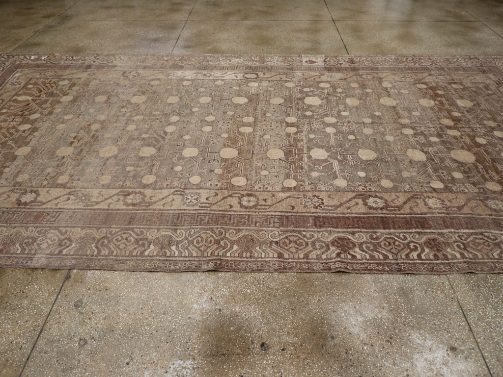 Vintage East Turkestan Khotan Carpet, No.18441 - Galerie Shabab