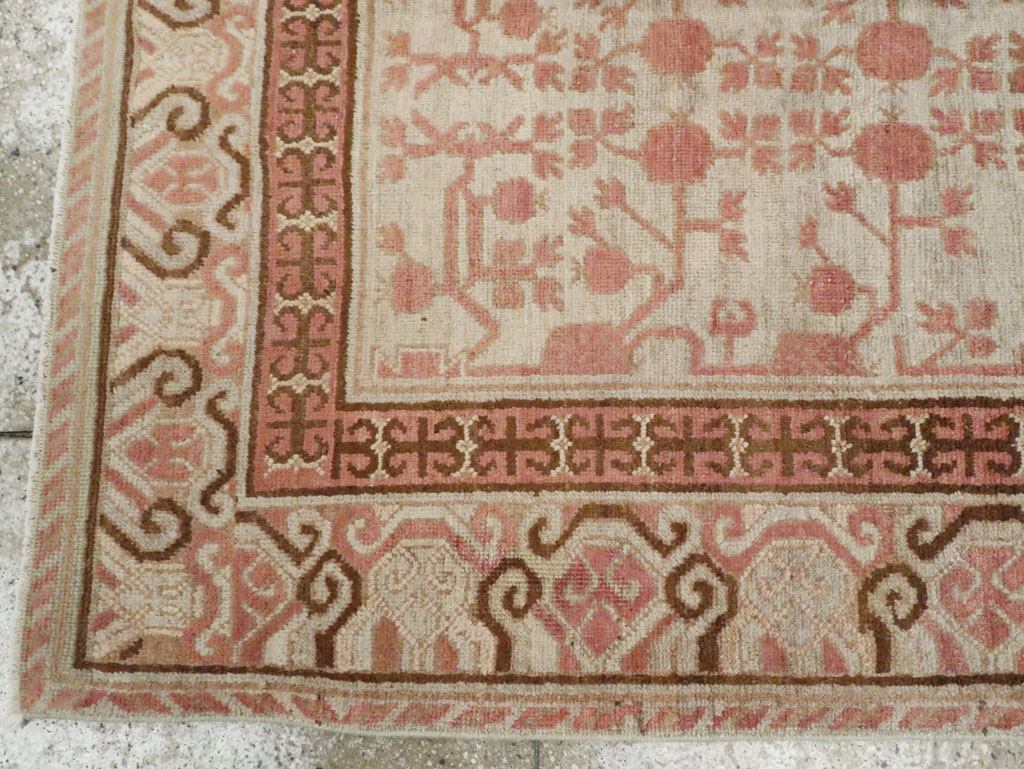 Vintage East Turkestan Khotan Rug, No.18442 - Galerie Shabab