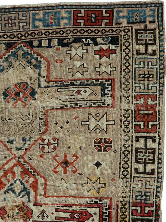 Antique Caucasian Rug, No.18472 - Galerie Shabab
