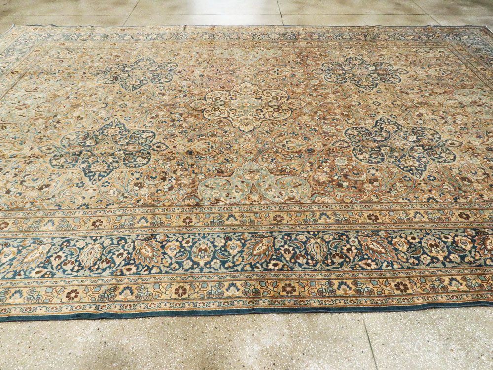 Antique Persian Mashad Carpet, No.18484 - Galerie Shabab