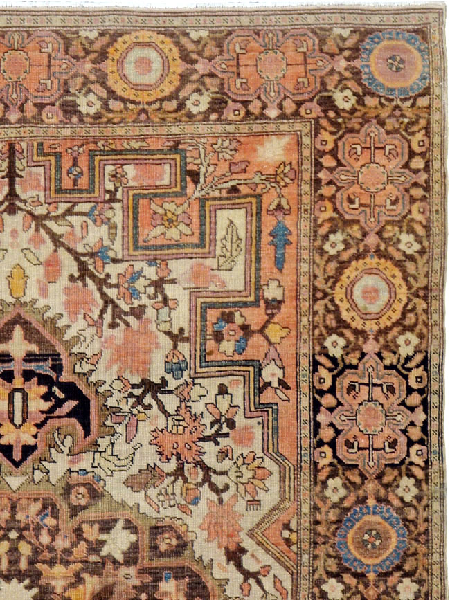 Antique Persian Sarouk Farahan Rug, No.18504 - Galerie Shabab