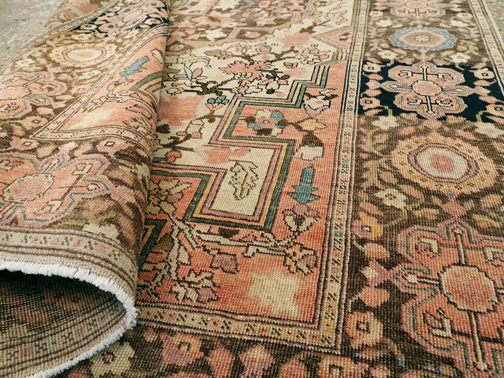 Antique Persian Sarouk Farahan Rug, No.18504 - Galerie Shabab