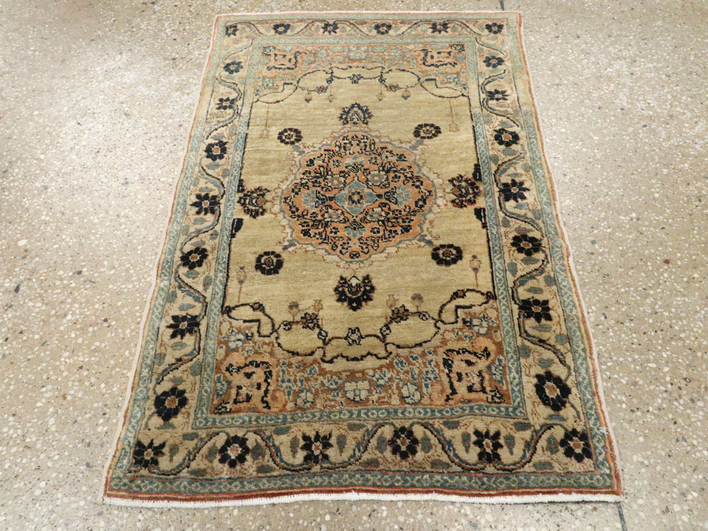 Antique Persian Tabriz Hagi Jalili Rug, No.18516 - Galerie Shabab