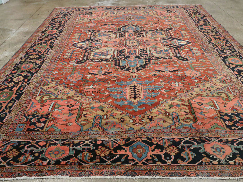 Antique Persian Heriz Rug, No.18535 - Galerie Shabab