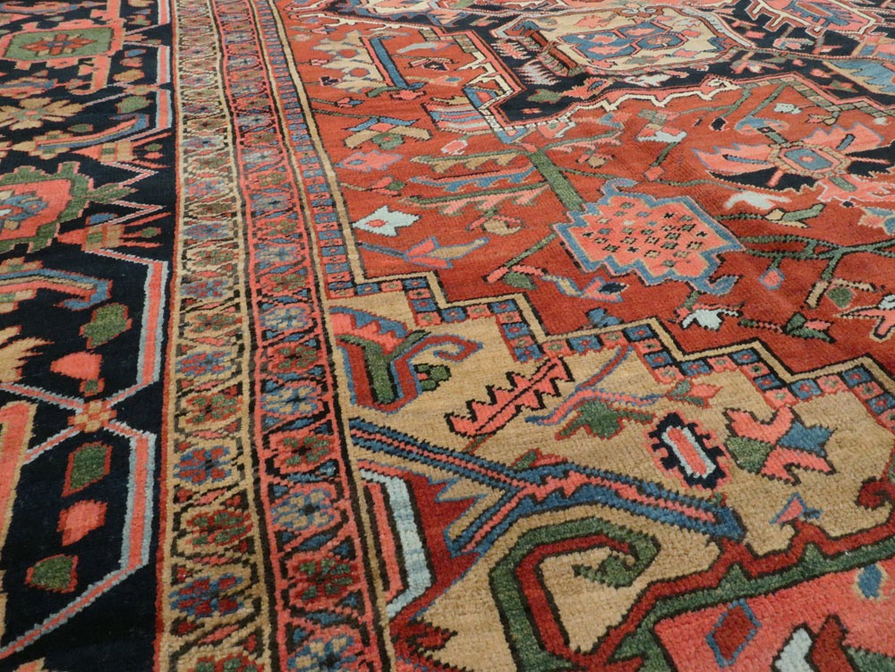 Antique Persian Heriz Rug, No.18535 - Galerie Shabab