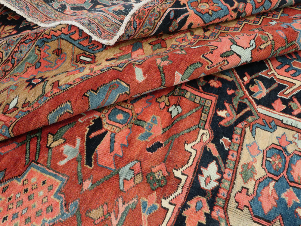 Antique Persian Heriz Rug, No.18535 - Galerie Shabab