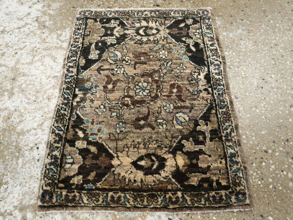 Antique Persian Fereghan Rug, No.18544 - Galerie Shabab