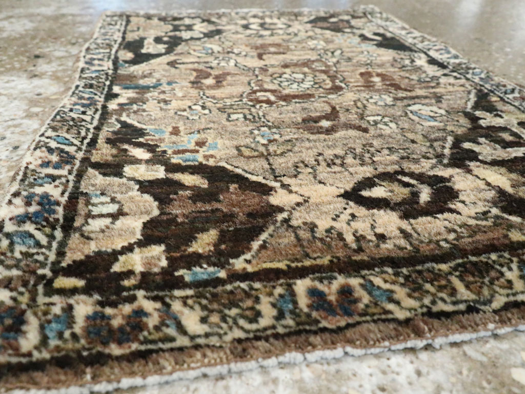 Antique Persian Fereghan Rug, No.18544 - Galerie Shabab