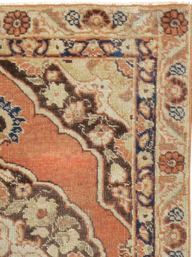 Antique Persian Tabriz Rug, No.18558 - Galerie Shabab