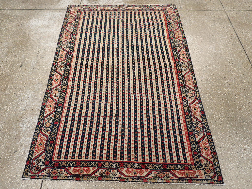 Antique Persian Northwest Rug, No.18570 - Galerie Shabab