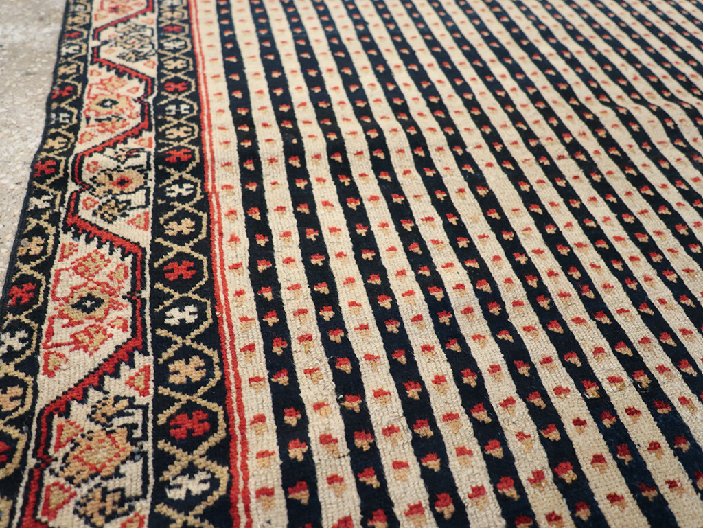 Antique Persian Northwest Rug, No.18570 - Galerie Shabab