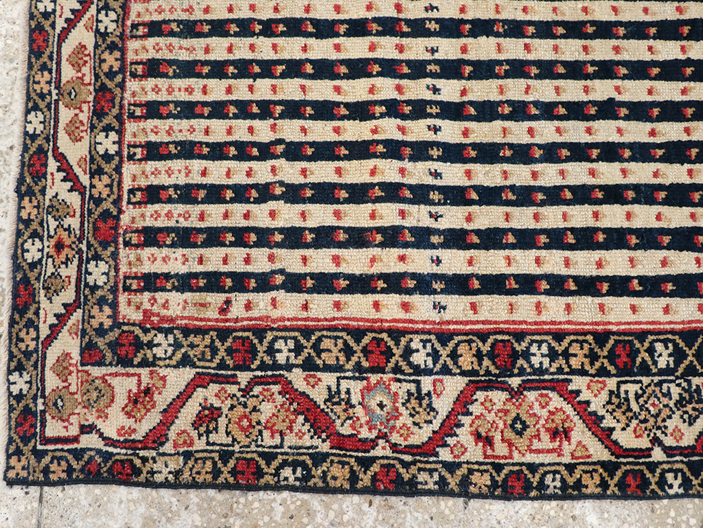 Antique Persian Northwest Rug, No.18570 - Galerie Shabab