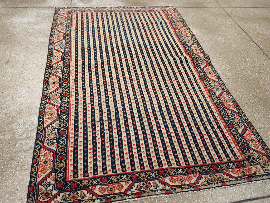 Antique Persian Northwest Rug, No.18570 - Galerie Shabab