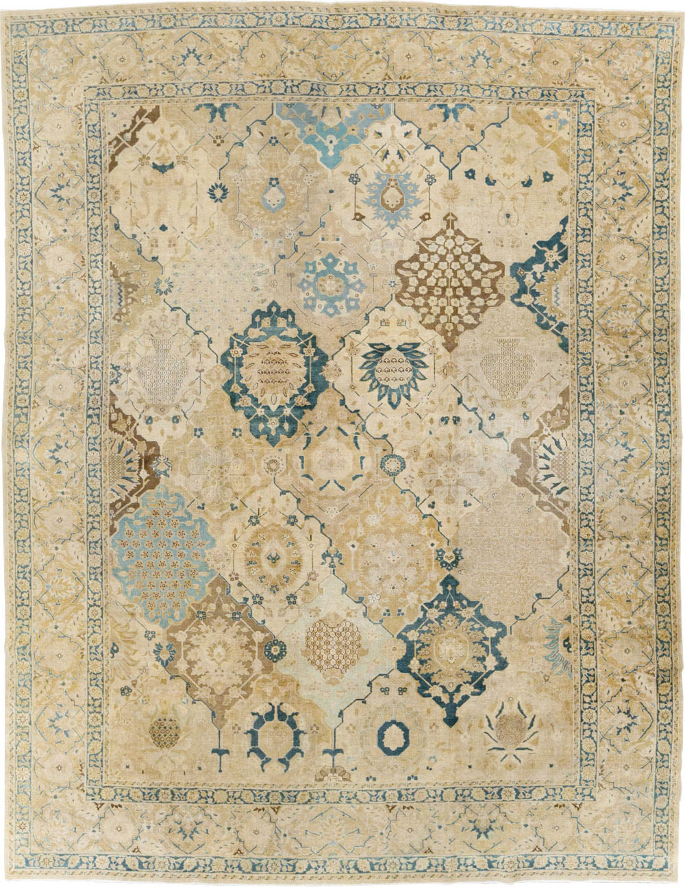 Antique Persian Tabriz Carpet, No.18571 - Galerie Shabab