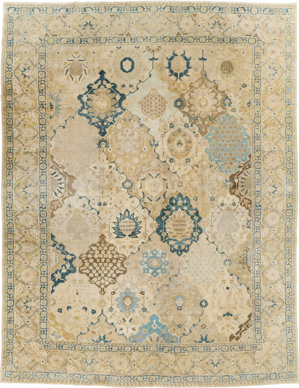 Antique Persian Tabriz Carpet, No.18571 - Galerie Shabab