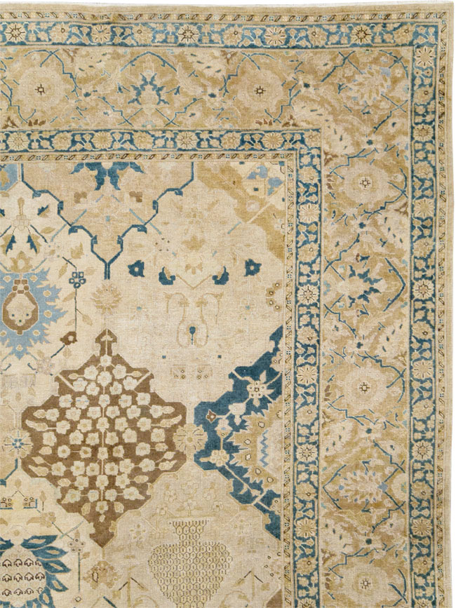 Antique Persian Tabriz Carpet, No.18571 - Galerie Shabab
