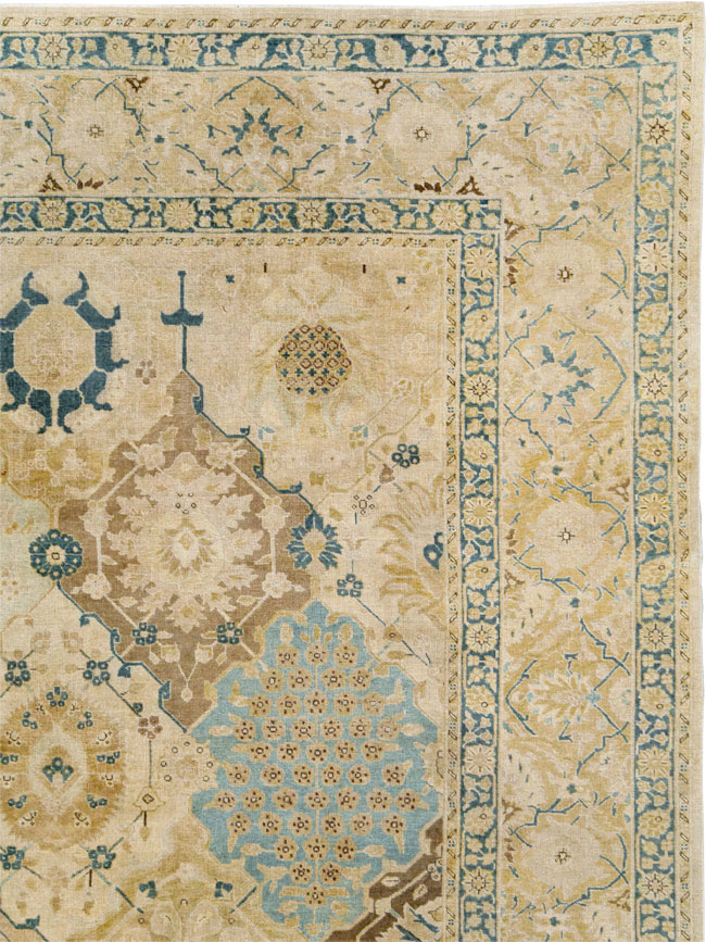 Antique Persian Tabriz Carpet, No.18571 - Galerie Shabab