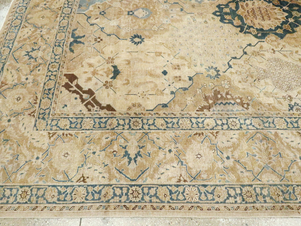 Antique Persian Tabriz Carpet, No.18571 - Galerie Shabab
