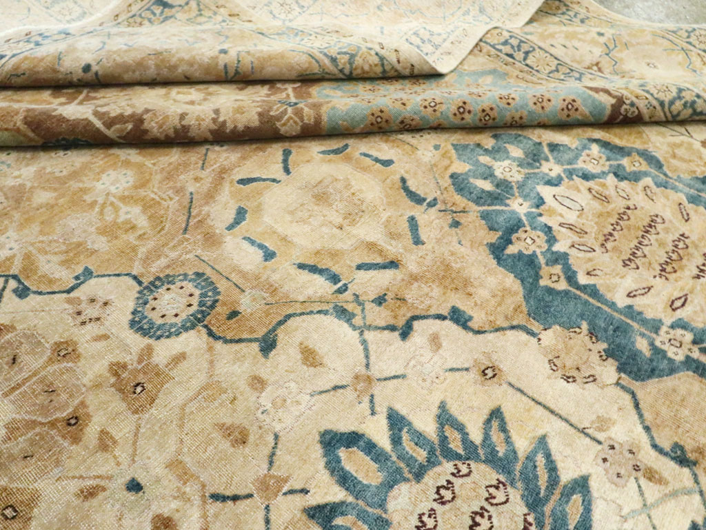 Antique Persian Tabriz Carpet, No.18571 - Galerie Shabab