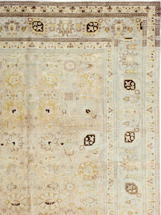 Antique Persian Tabriz Carpet, No.18590 - Galerie Shabab